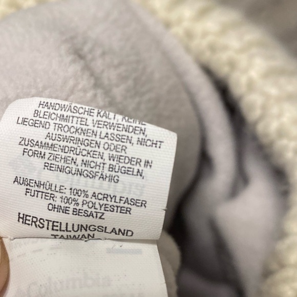 Women's Columbia Beanie - Picture 3 of 3